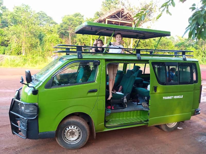 4x4 Toyota Hiace Bus